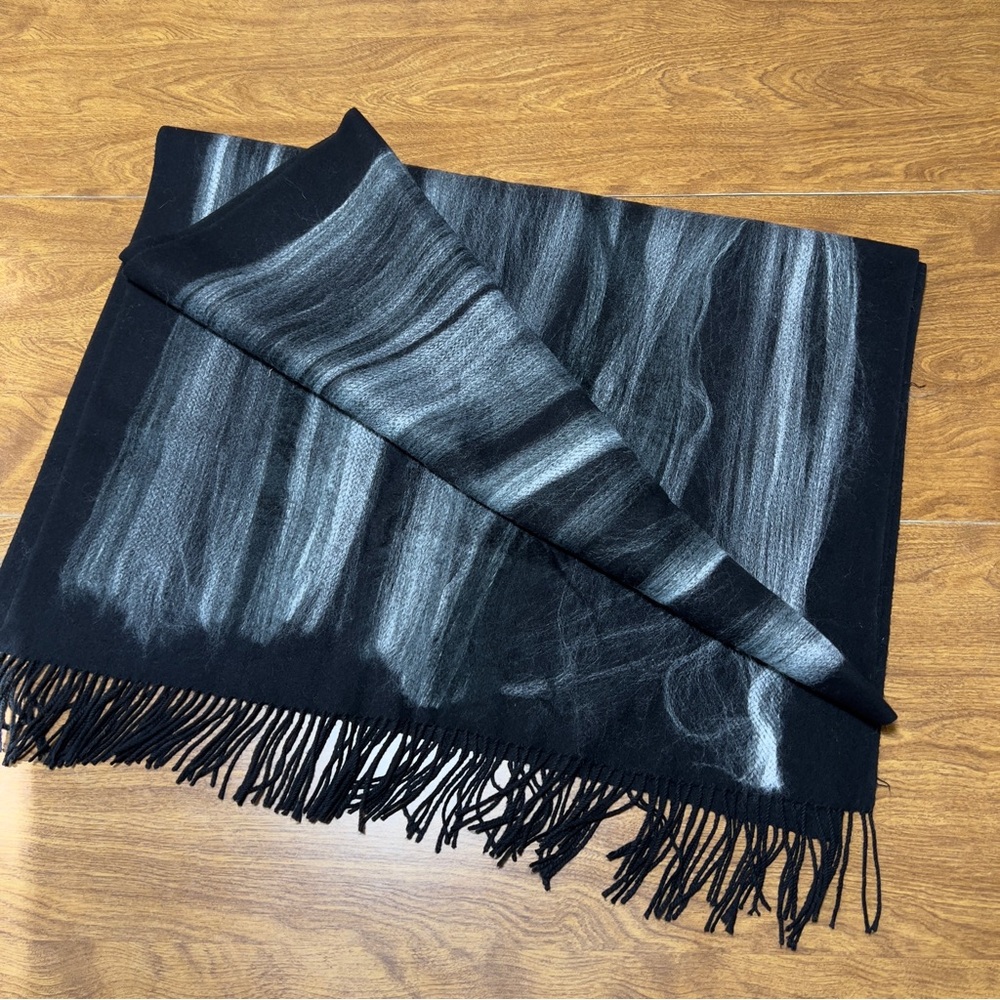 Women’s Fashion Soft Black Gray Abstract Pattern Cashmere Blend Fringed Scarf